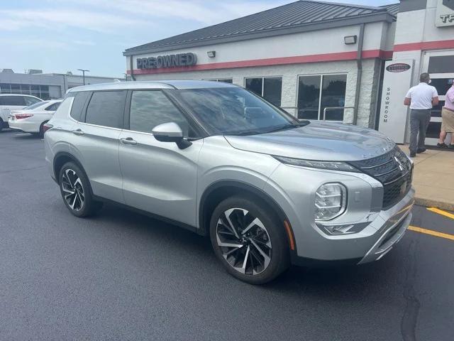 Photo of 2022 Alloy Silver Mitsubishi Outlander