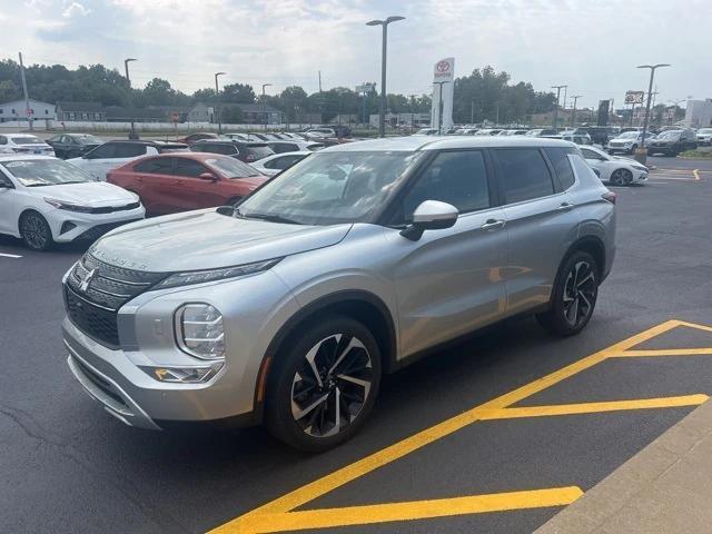 Photo of 2022 Alloy Silver Mitsubishi Outlander