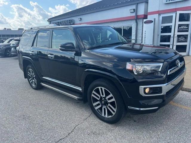 Photo of 2017 Midnight Black Toyota 4Runner
