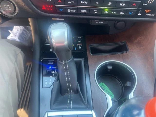 Photo of 2022 Cloudburst Gray Lexus RX 350L