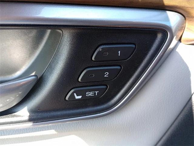 Photo of 2017 Lunar Silver Metallic Honda CR-V