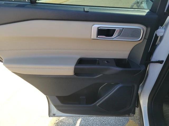 Photo of 2020 Star White Metallic Tri-Coat Ford Explorer
