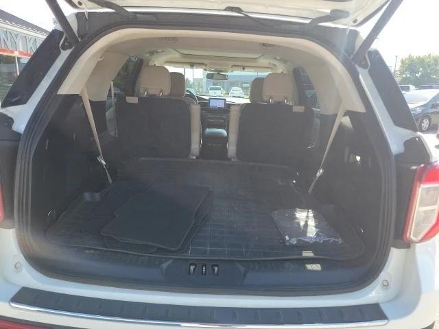 Photo of 2020 Star White Metallic Tri-Coat Ford Explorer