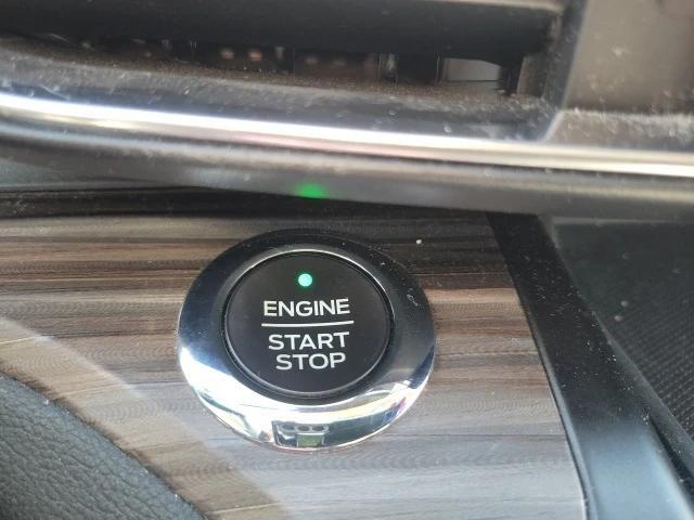 Photo of 2020 Star White Metallic Tri-Coat Ford Explorer