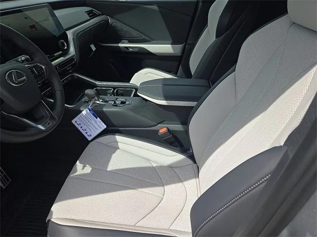 Photo of 2025 Celestial Silve Lexus TX 500h