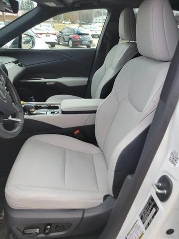 Photo of 2023 Eminent White Pearl Lexus RX 350