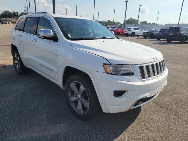Photo of 2015 Bright White Jeep Grand Cherokee