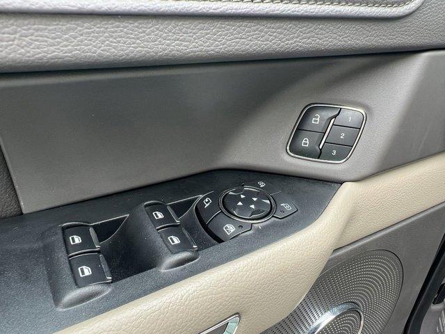 Photo of 2019 White Ford Expedition