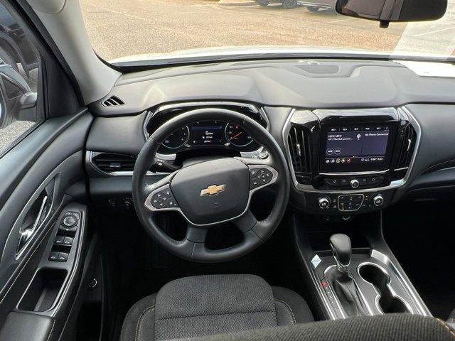 Photo of 2021 Summit White Chevrolet Traverse