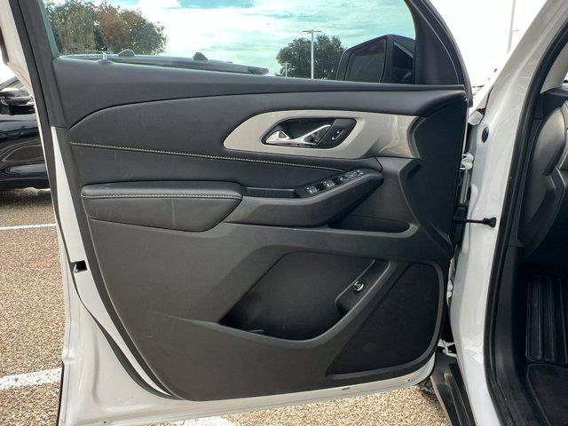Photo of 2021 Summit White Chevrolet Traverse