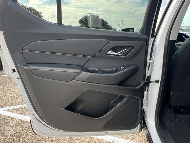 Photo of 2021 Summit White Chevrolet Traverse
