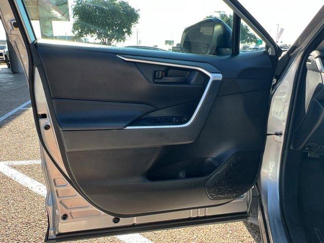 Photo of 2020 Silver Toyota RAV4