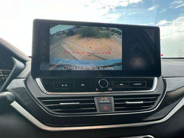 Photo of 2024 Gray Sky Pearl Nissan Altima