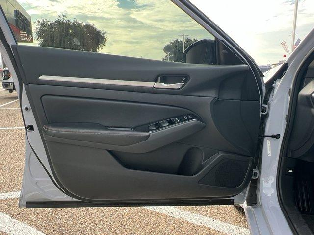 Photo of 2024 Gray Sky Pearl Nissan Altima