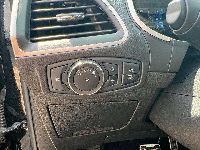 Photo of 2021 Agate Black Metallic Ford Edge