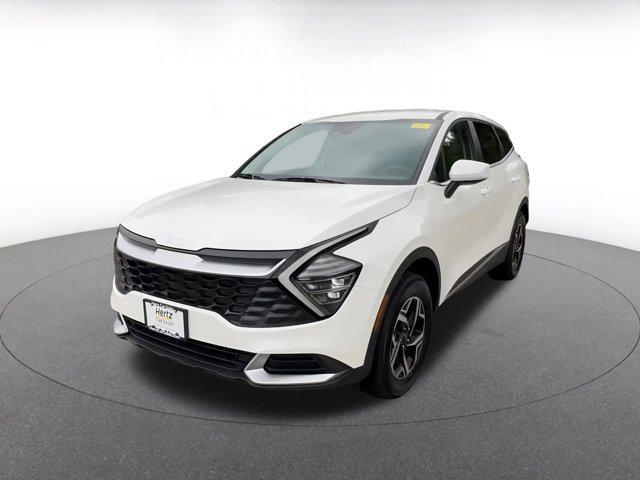 Photo of 2024 Snow White Pearl Kia Sportage