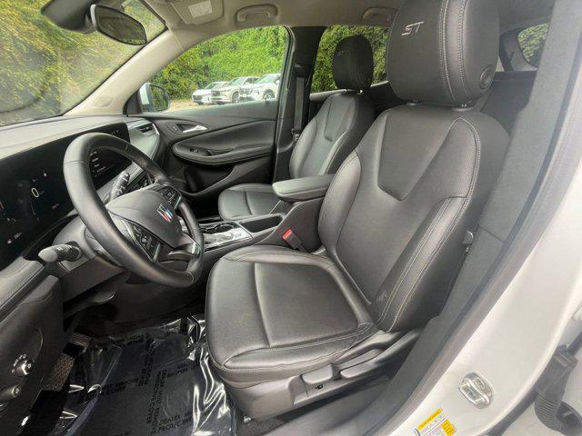 Photo of 2024 Summit White Buick Encore GX