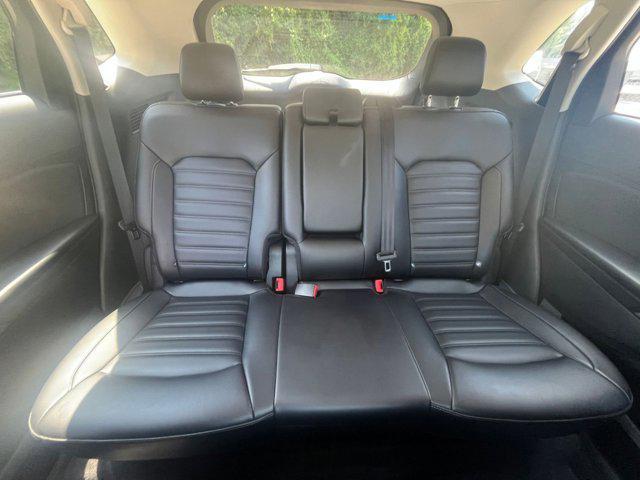 Photo of 2024 White Ford Edge