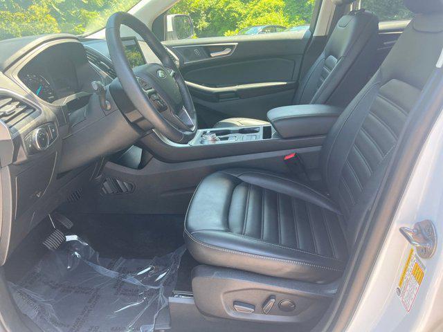 Photo of 2024 White Ford Edge