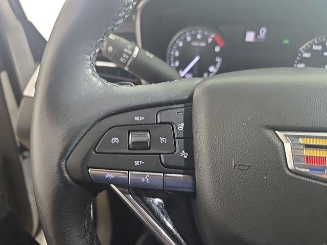 Photo of 2023 Crystal White Tricoat Cadillac XT6
