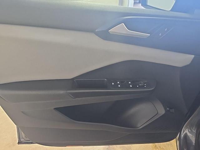 Photo of 2022 Gray Volkswagen Taos