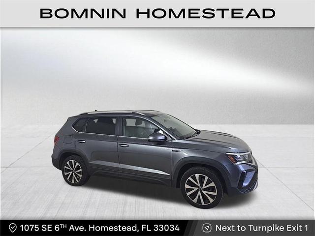 Photo of 2022 Gray Volkswagen Taos