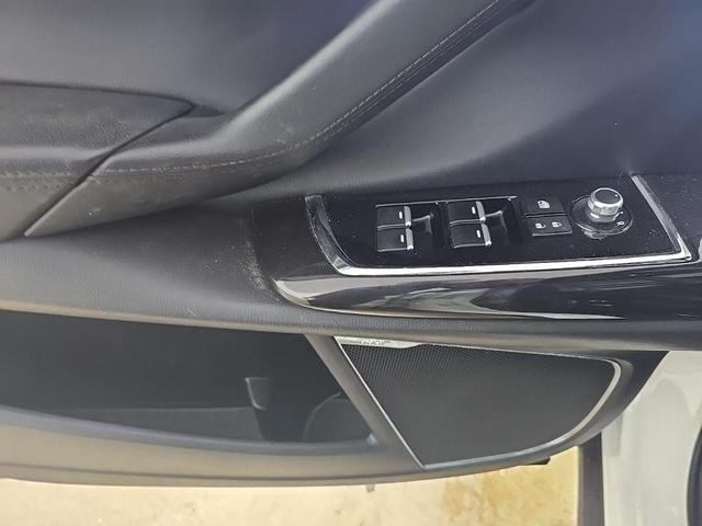 Photo of 2018 Snowflake White Pearl Mica Mazda CX-9