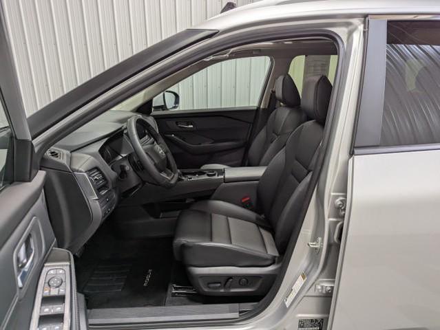 Photo of 2025 Brilliant Silver Metallic Nissan Rogue