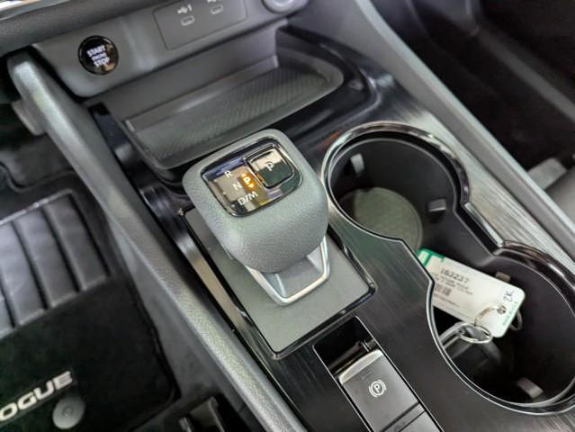 Photo of 2025 Brilliant Silver Metallic Nissan Rogue