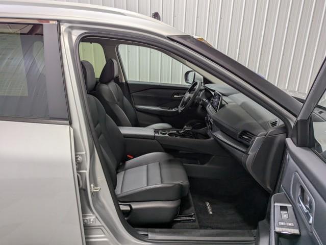 Photo of 2025 Brilliant Silver Metallic Nissan Rogue