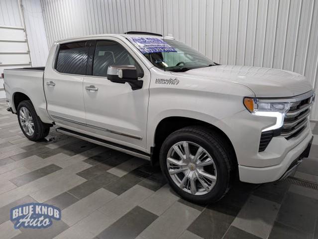 Photo of 2022 Iridescent Pearl Tricoat Chevrolet Silverado 1500