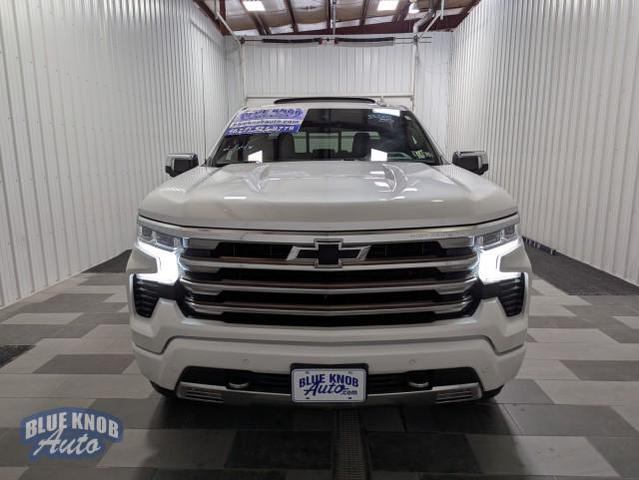 Photo of 2022 Iridescent Pearl Tricoat Chevrolet Silverado 1500