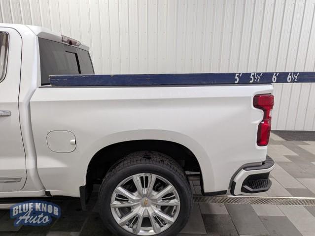 Photo of 2022 Iridescent Pearl Tricoat Chevrolet Silverado 1500
