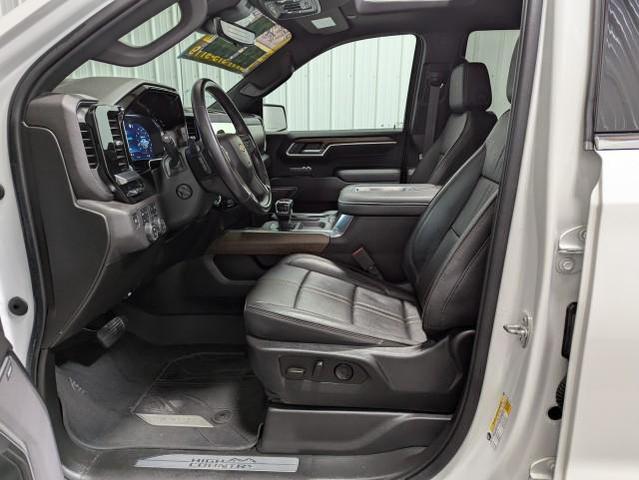 Photo of 2022 Iridescent Pearl Tricoat Chevrolet Silverado 1500