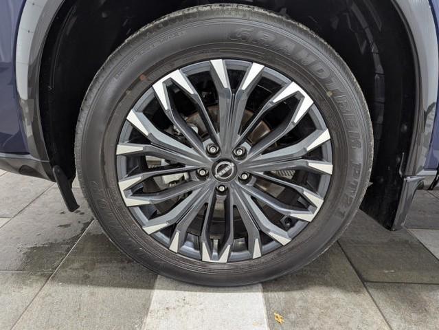 Photo of 2024 Deep Ocean Blue Pearl/Super Black Nissan Rogue