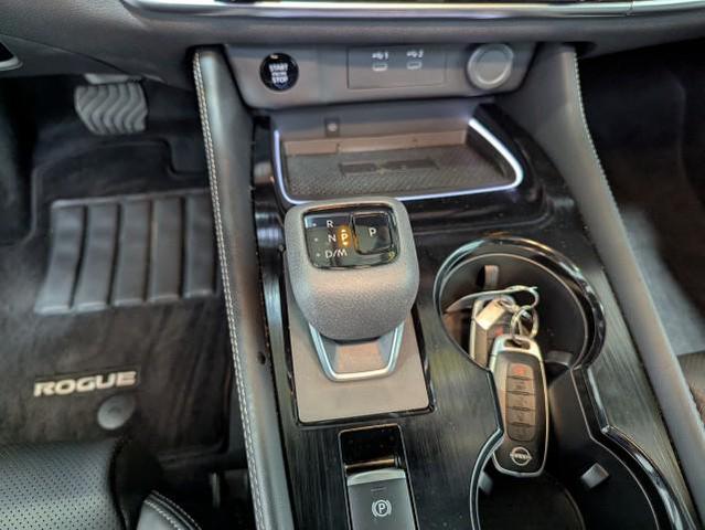 Photo of 2024 Deep Ocean Blue Pearl/Super Black Nissan Rogue