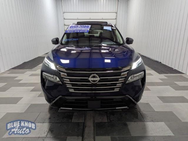 Photo of 2024 Deep Ocean Blue Pearl/Super Black Nissan Rogue