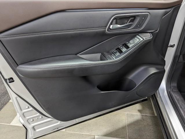 Photo of 2022 Brilliant Silver Metallic Nissan Rogue