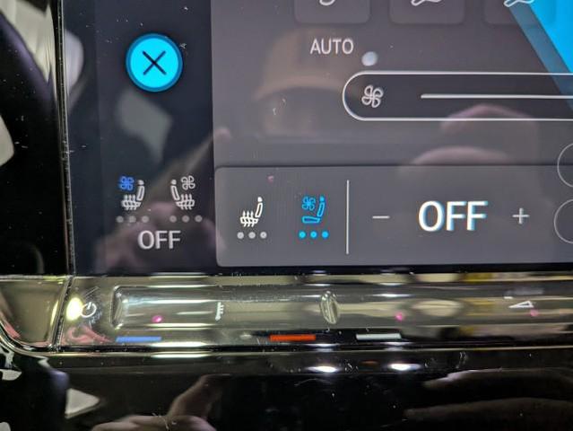 Photo of 2024 Deep Black Pearl Volkswagen Atlas