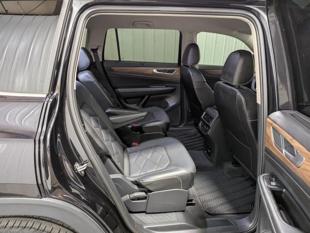 Photo of 2024 Deep Black Pearl Volkswagen Atlas