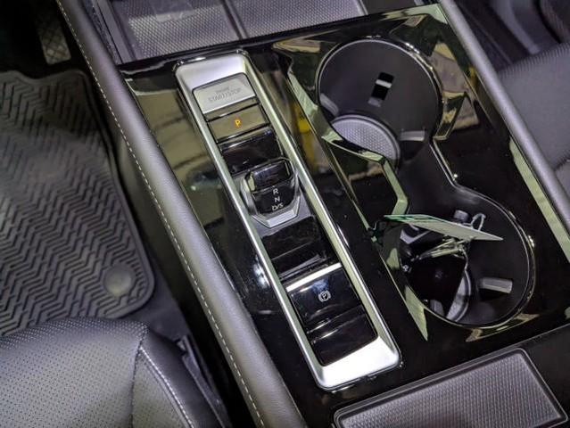 Photo of 2024 Deep Black Pearl Volkswagen Atlas
