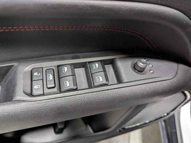 Photo of 2024 Silver Zynith Metallic Clearcoat Jeep Compass