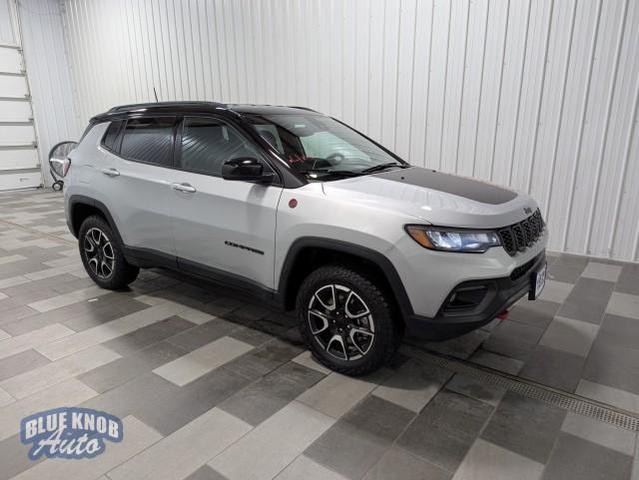 Photo of 2024 Silver Zynith Metallic Clearcoat Jeep Compass