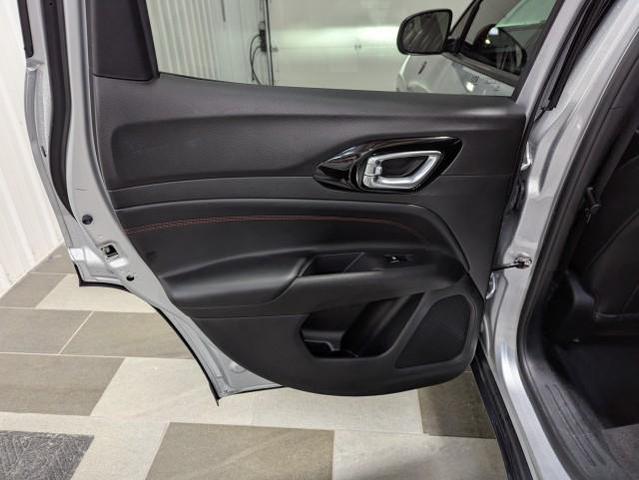 Photo of 2024 Silver Zynith Metallic Clearcoat Jeep Compass