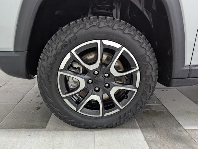 Photo of 2024 Silver Zynith Metallic Clearcoat Jeep Compass