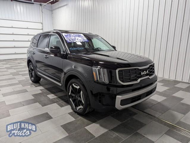 Photo of 2025 Ebony Black Kia Telluride