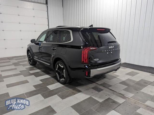 Photo of 2025 Ebony Black Kia Telluride