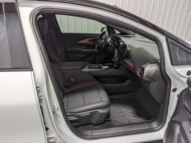 Photo of 2024 Summit White Chevrolet Equinox EV