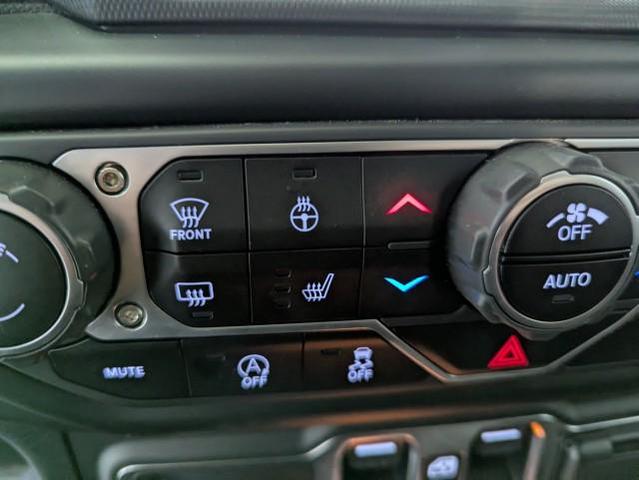 Photo of 2023 Granite Crystal Metallic Clearcoat Jeep Gladiator