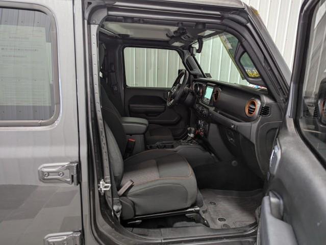 Photo of 2023 Granite Crystal Metallic Clearcoat Jeep Gladiator